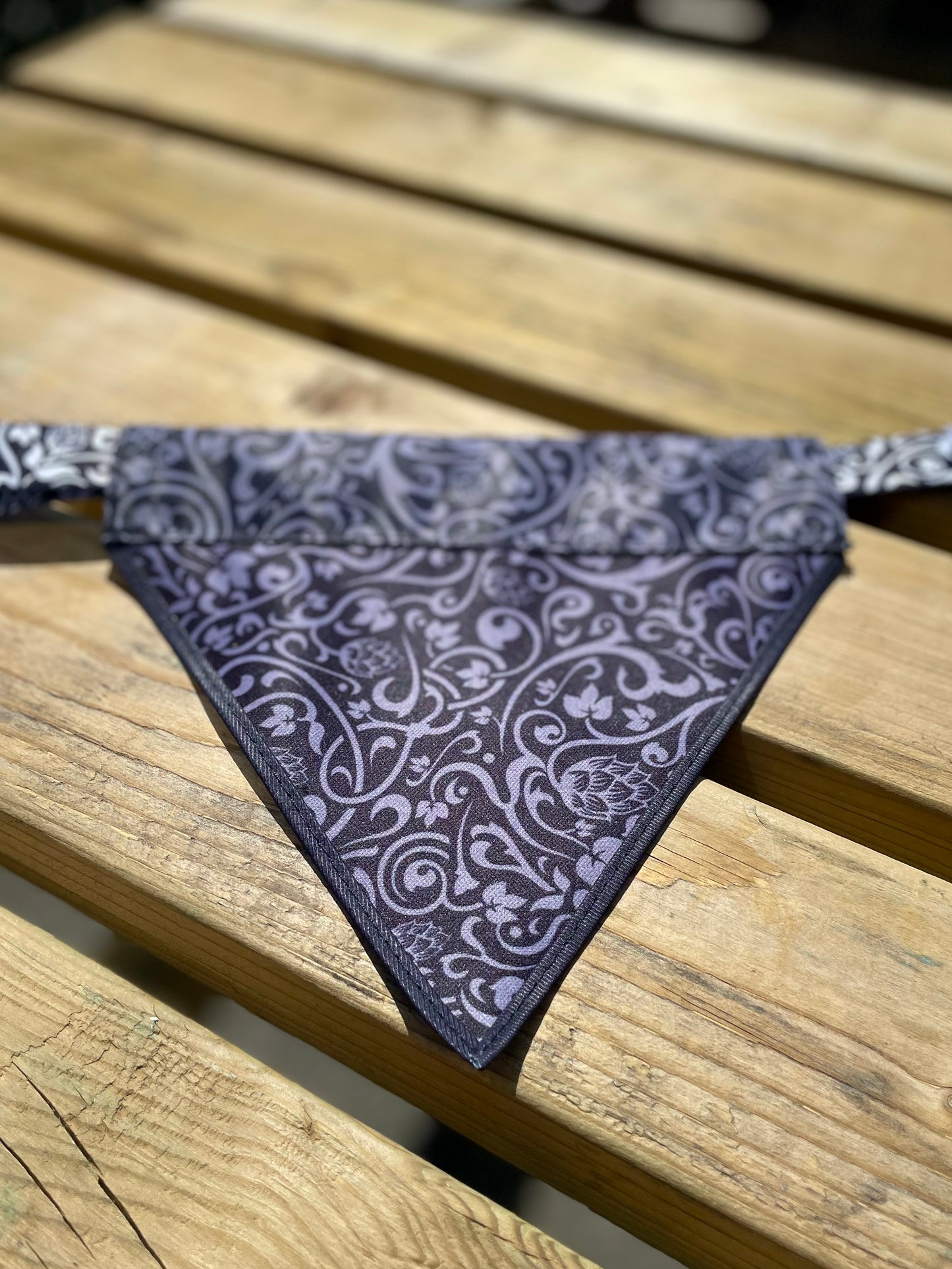 Kirkstall Reversible Dog Bandanna Hop Pattern On Collar