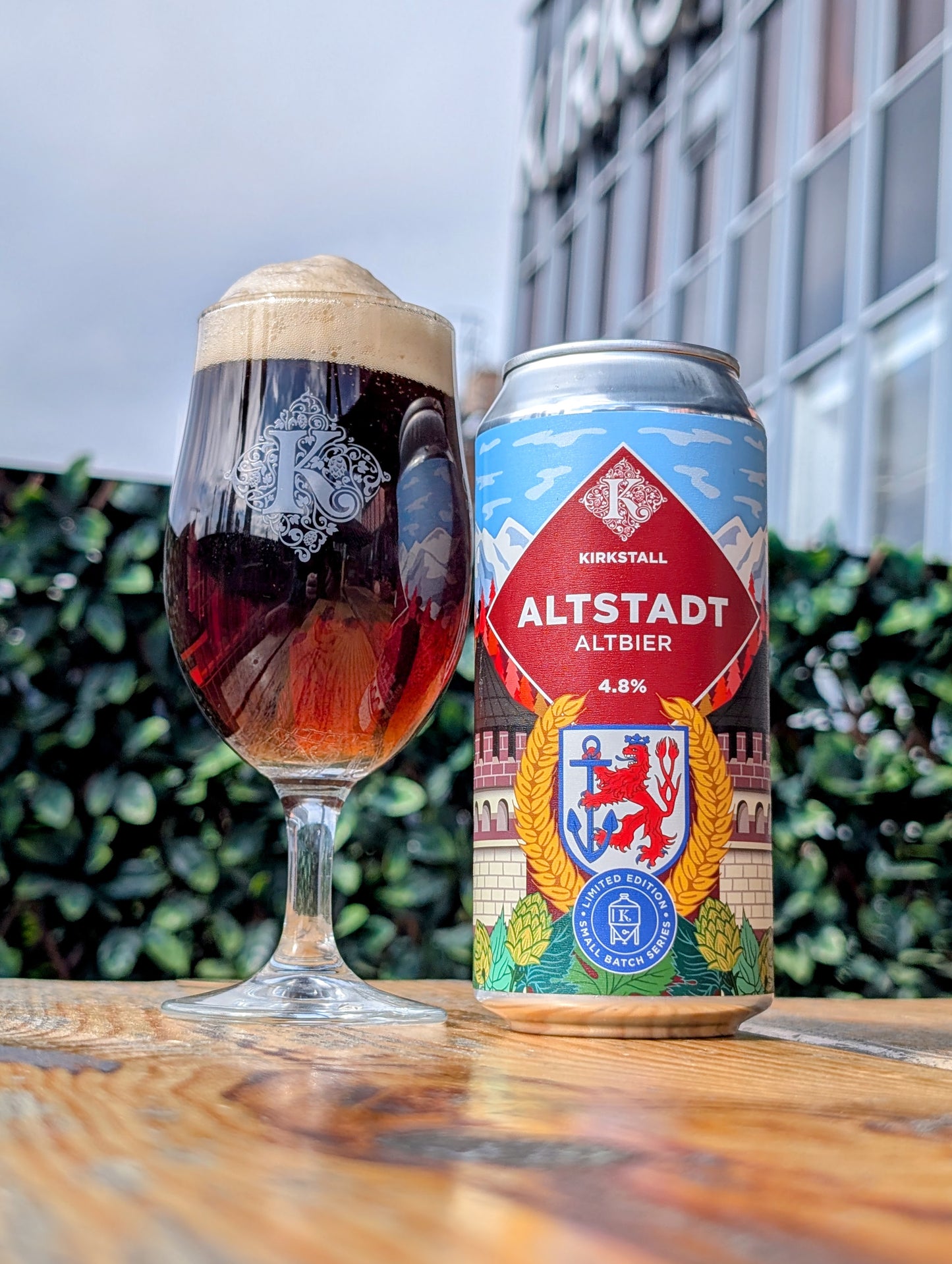 SMALL BATCH SERIES 002 // ALTSTADT // DÜSSELDORF-STYLE ALTBIER // 4.8% // 440ML