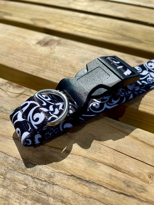Kirkstall Black & White Adjustable Dog Collar