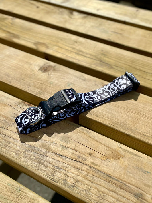 Kirkstall Black & White Adjustable Dog Collar